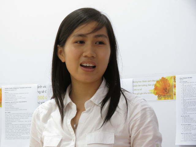 Các thính giả chính là những người đưa ra câu trả lời thông qua các gợi ý của cô Hoàng Lan.