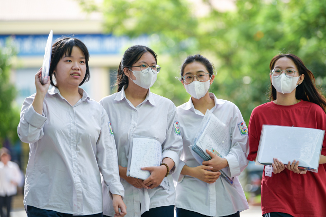 Thi sinh bắt đầu đăng ký dự thi tốt nghiệp THPT năm 2025 từ ngày 21-4 - Ảnh: NAM TRẦN